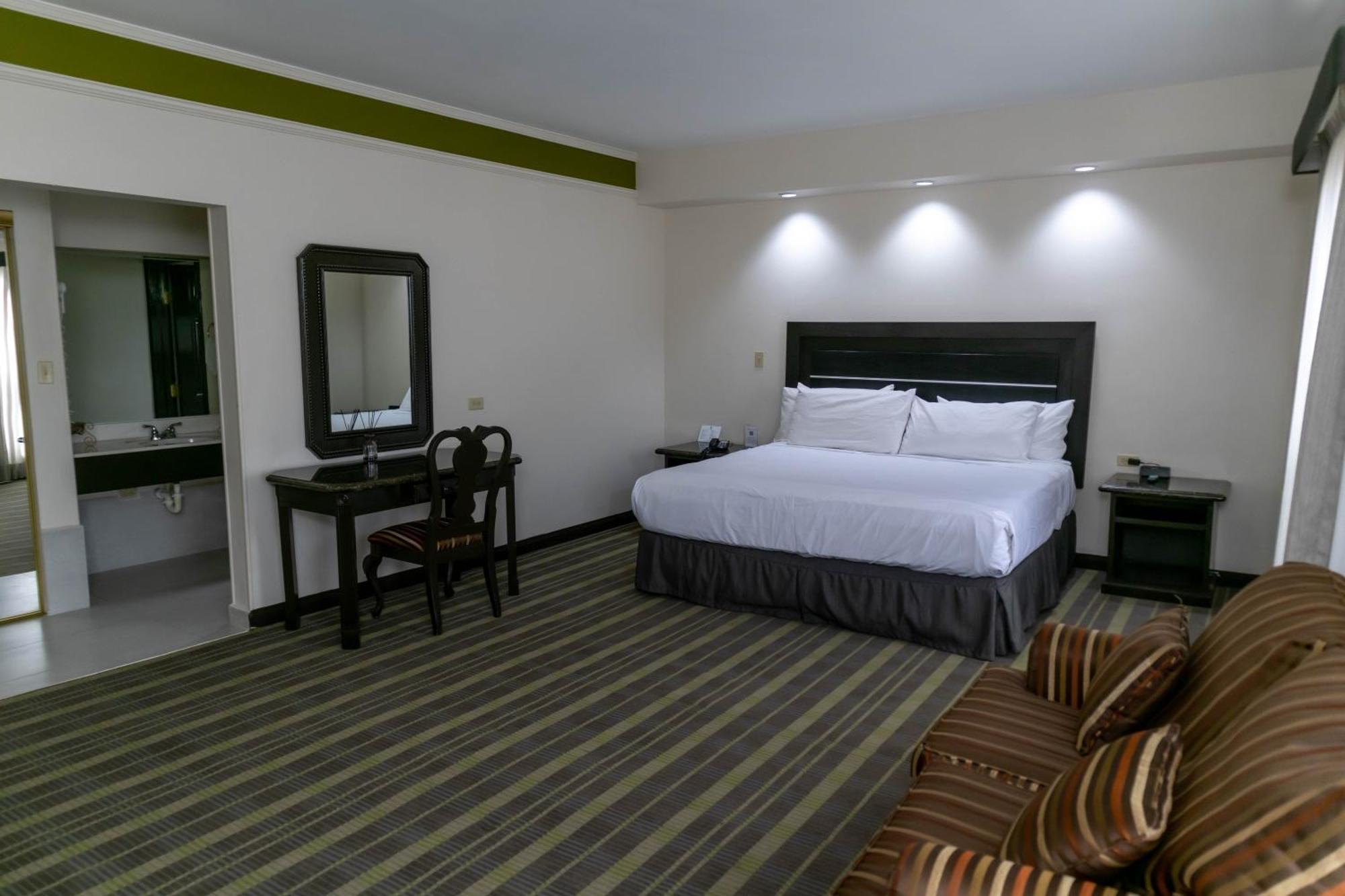 Best Western Hotel Plaza Matamoros Extérieur photo